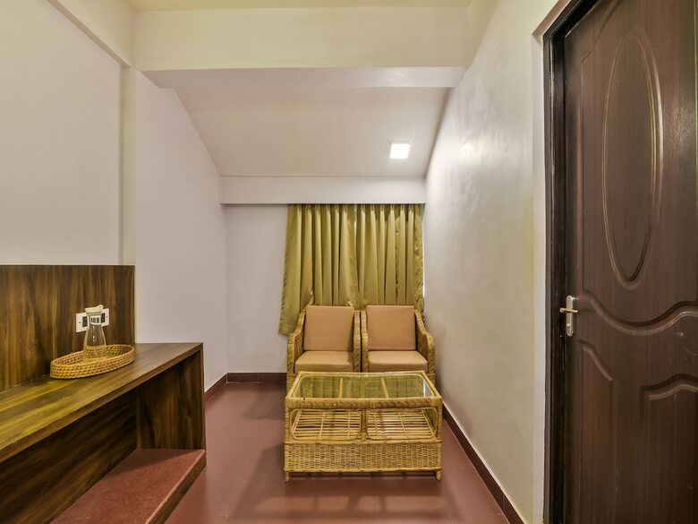 Hotel Oyo 4977 Kristal Sands Beach Resort