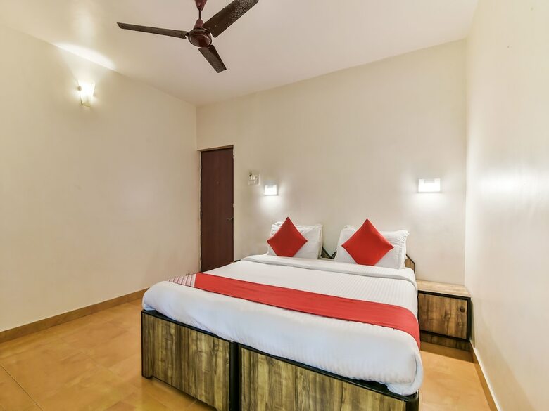 Hotel Oyo 4977 Kristal Sands Beach Resort