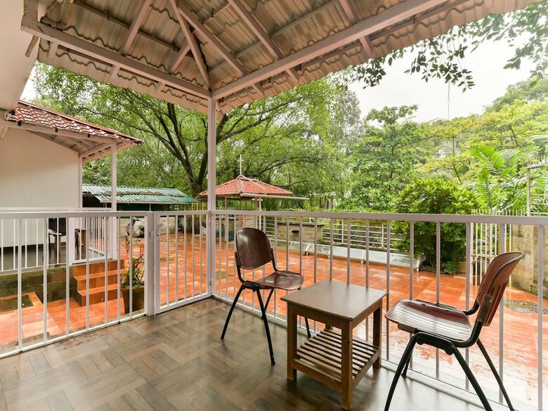 Hotel Oyo 4977 Kristal Sands Beach Resort