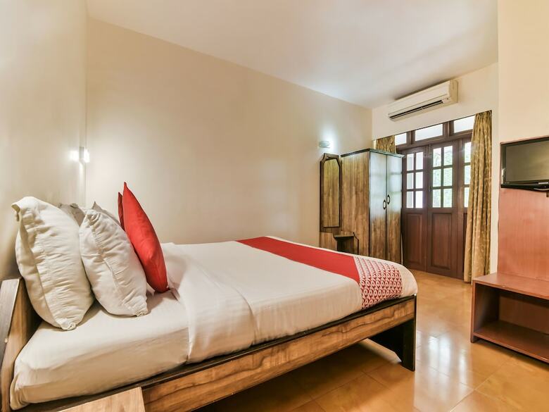 Hotel Oyo 4977 Kristal Sands Beach Resort