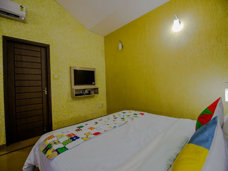 Hotel Oyo 14028 Home Exotic Stay Sangolda