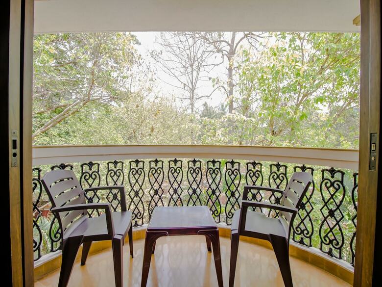 Hotel Oyo 14028 Home Exotic Stay Sangolda