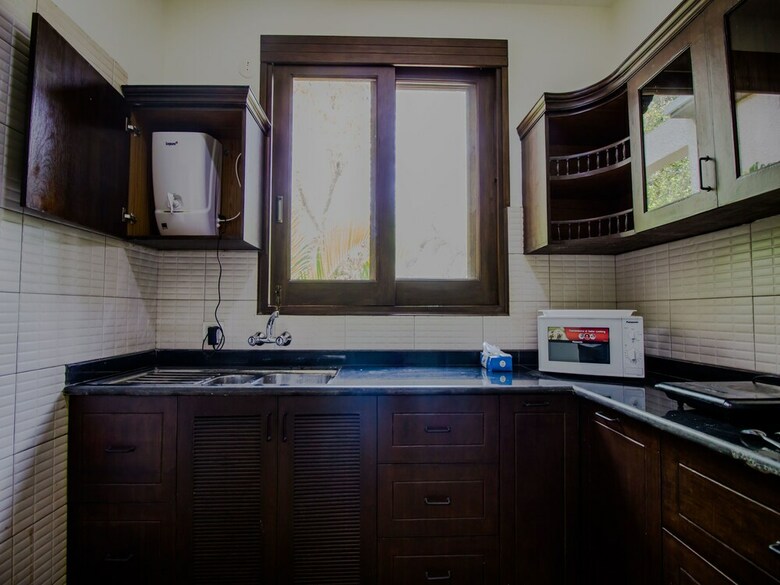 Hotel Oyo 14028 Home Exotic Stay Sangolda