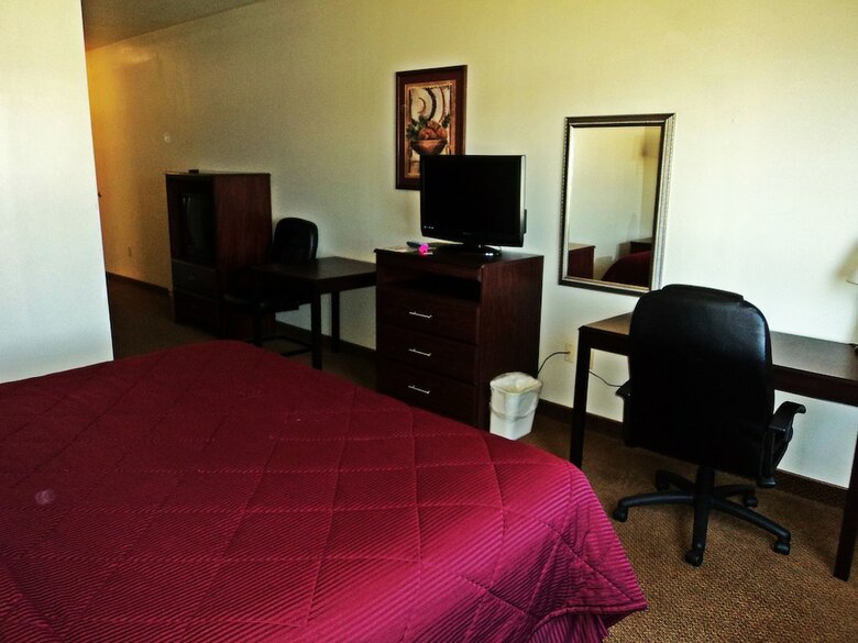 Hotel Us Travelers Inn & Suites