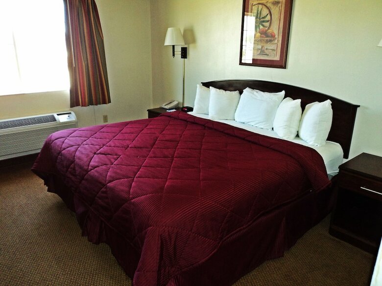 Hotel Us Travelers Inn & Suites