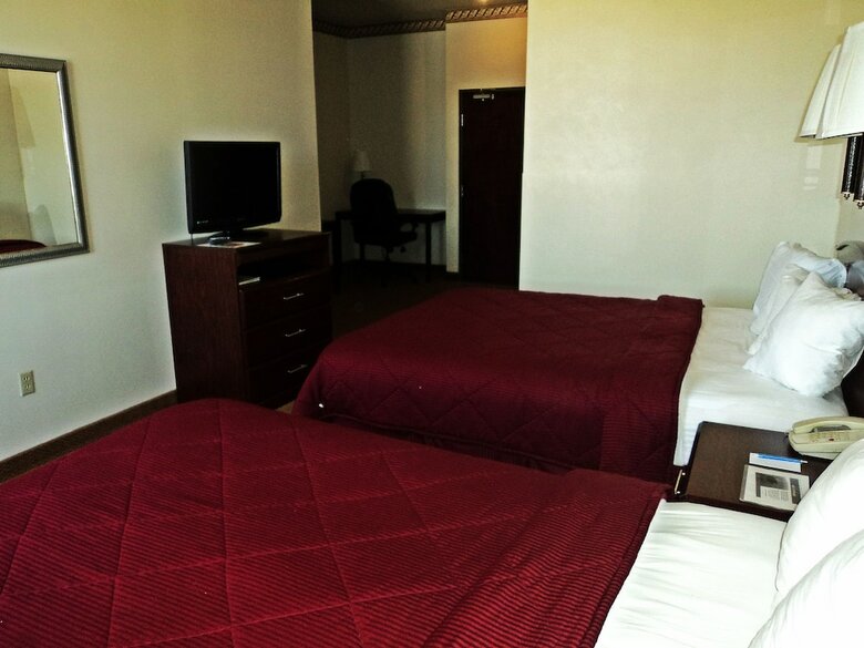 Hotel Us Travelers Inn & Suites