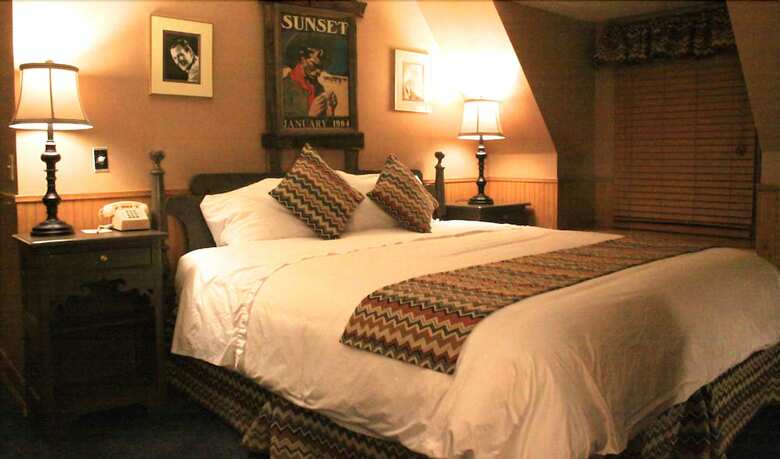 Hotel Saddleback Inn