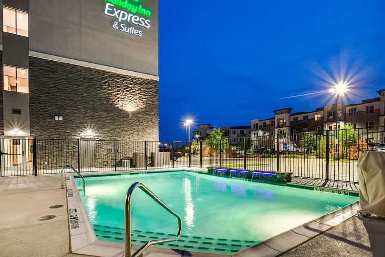 Hotel Holiday Inn Express And Suites Denton South