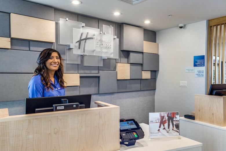 Hotel Holiday Inn Express And Suites Denton South