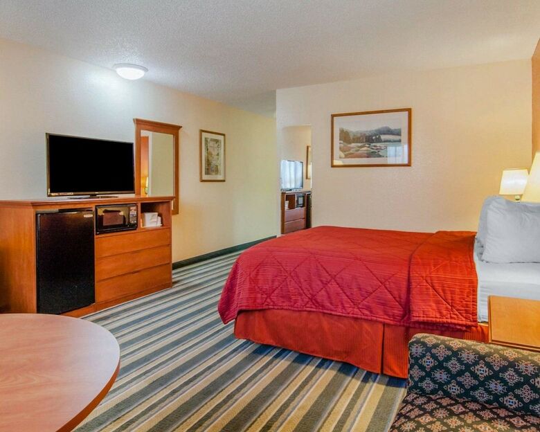 Hotel Quality Inn And Suites Airport
