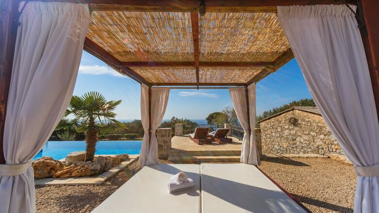 Talici Hill - Rustic Villas