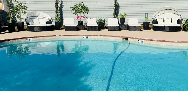 Stratus Suites - Boutique Hotel
