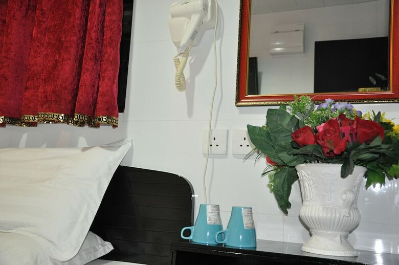 Hostal Swiss Hostel