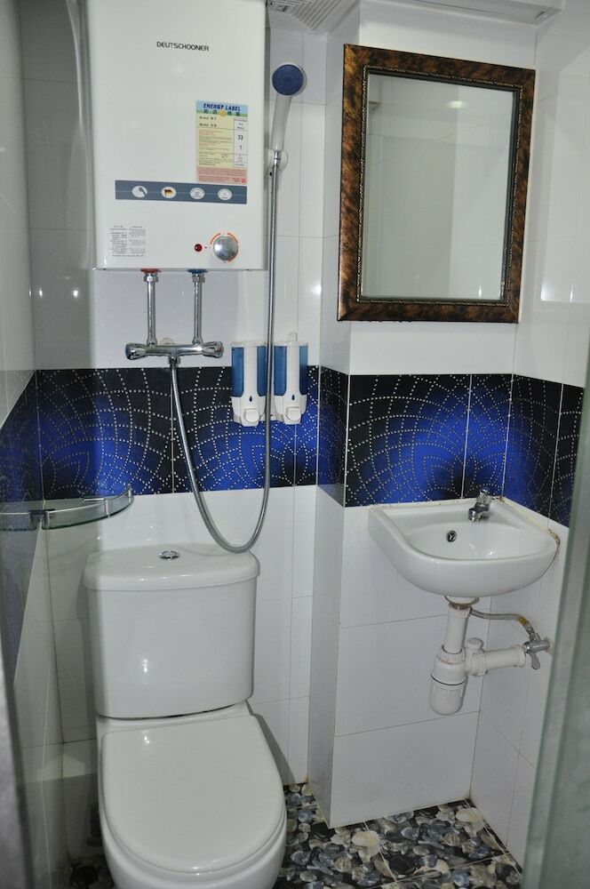 Hostal Swiss Hostel
