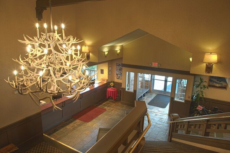 Hotel Coast Inn At Lake Hood