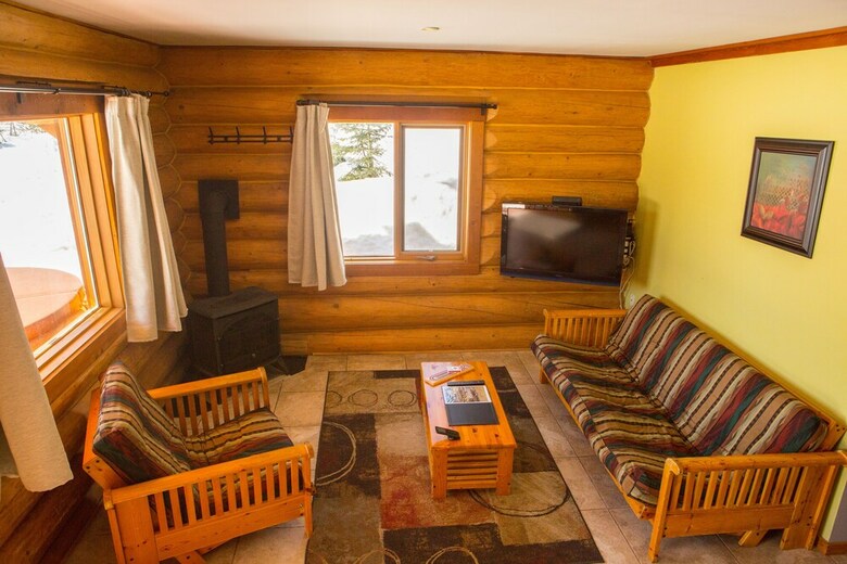 Cabana Glacier House Resort