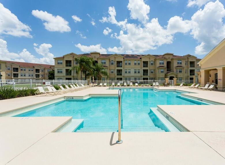 Luxury Poolview Penthouse