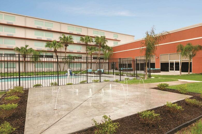 Radisson Hotel Mcallen Airport