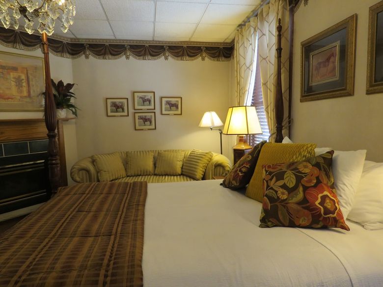 Hotel Altland House Inn And Suites