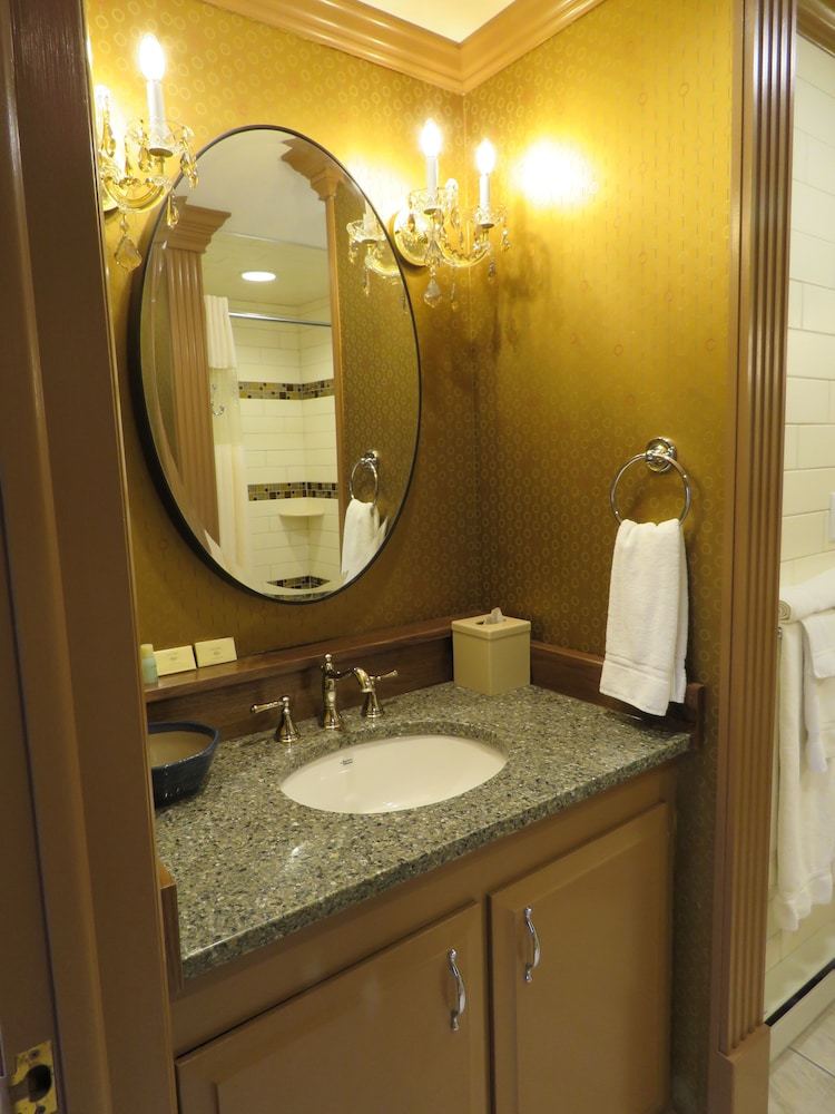 Hotel Altland House Inn And Suites