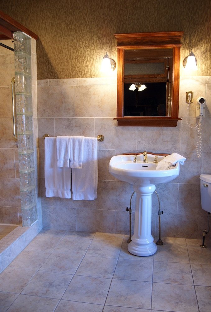 Hotel Altland House Inn And Suites