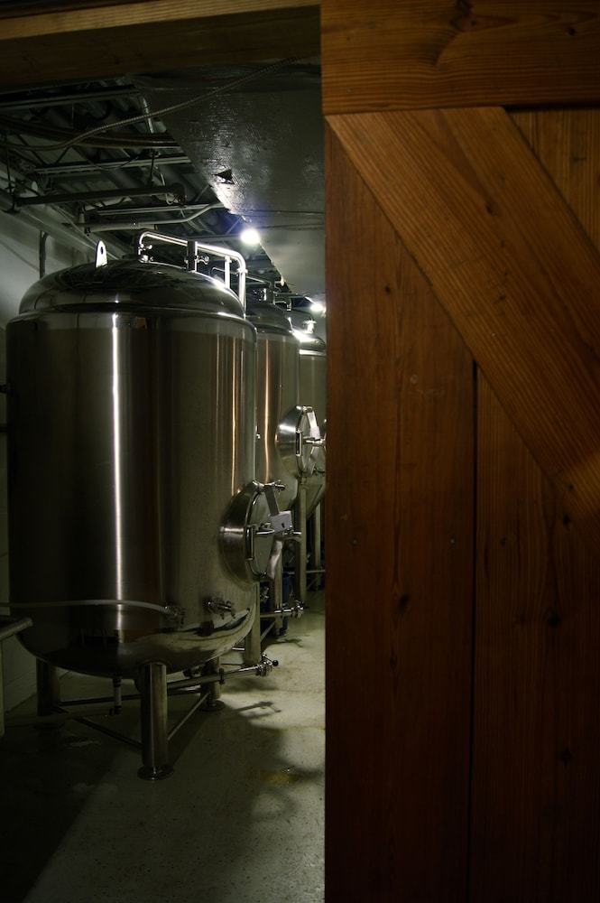 Hotel Altland House Inn And Suites