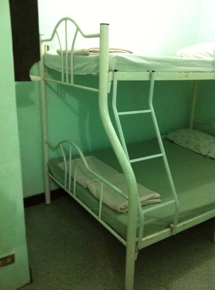 2nd Flr 3br Unit Jefrell Apartments