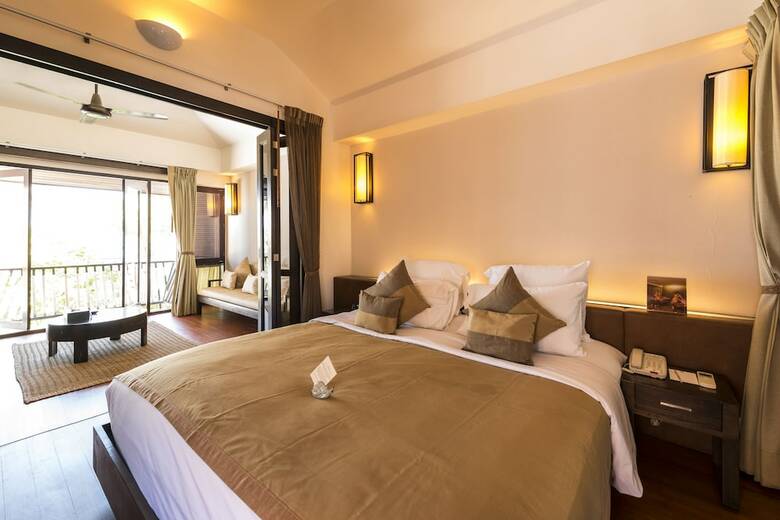 Hotel The Sea Koh Samui Beachfront Resort & Spa