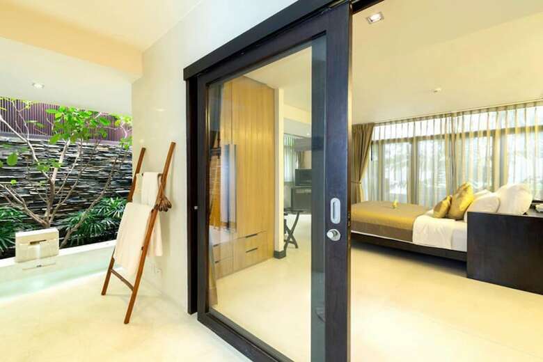 Hotel The Sea Koh Samui Beachfront Resort & Spa