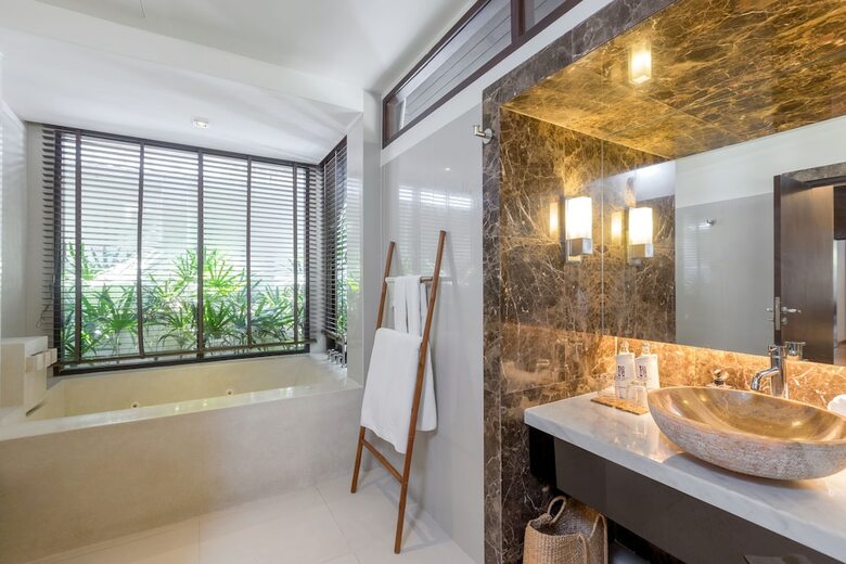 Hotel The Sea Koh Samui Beachfront Resort & Spa