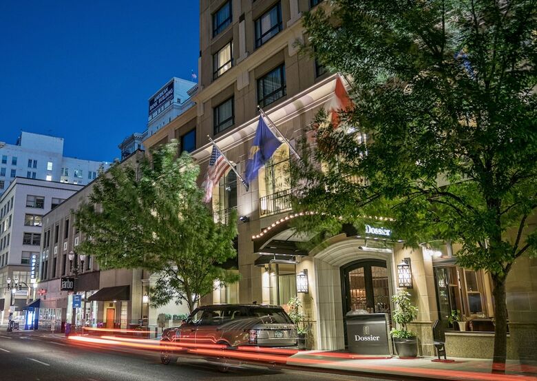 Hotel Dossier