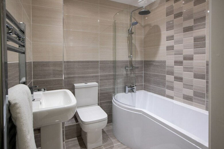 Fantastic Bradford Townhouse 6 Bedrooms
