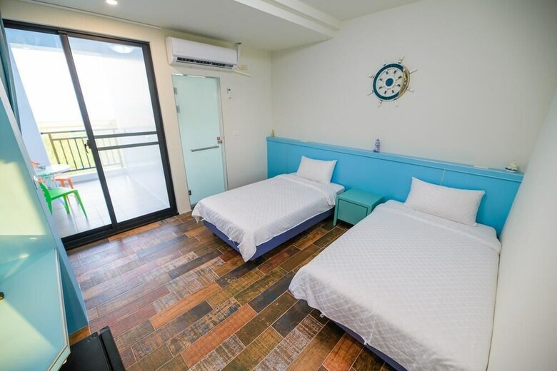 Villa 2 Lane 9 Sea View Homestay