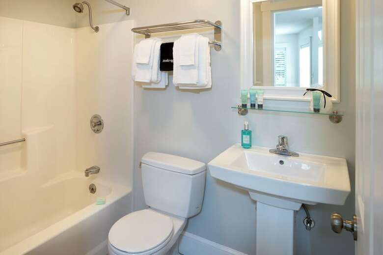 Motel Glen Cove Inn & Suites