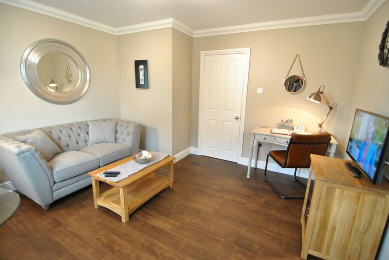 Apartamentos Lord Raglan House