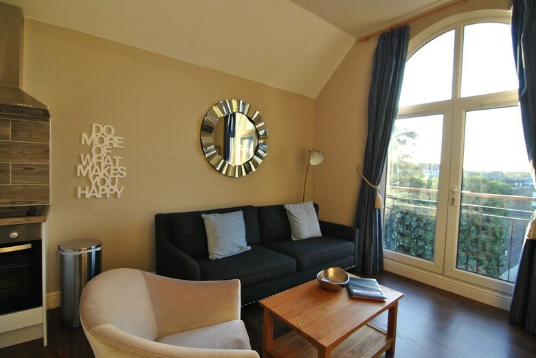 Apartamentos Lord Raglan House