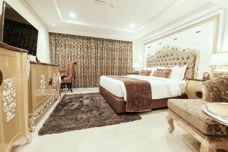 Hotel Lk Emerald Beach