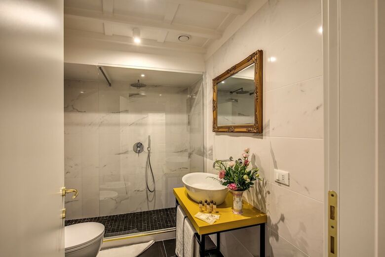 Hotel Little Queen Pantheon Residence