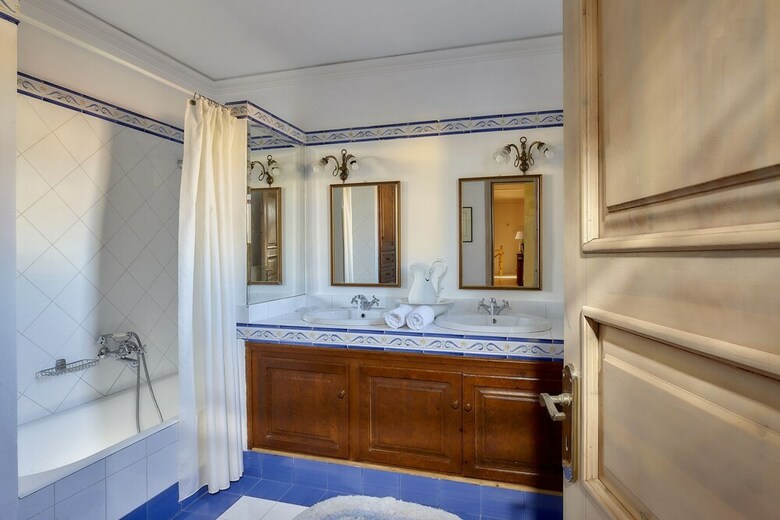 Castello Villa Daphnes