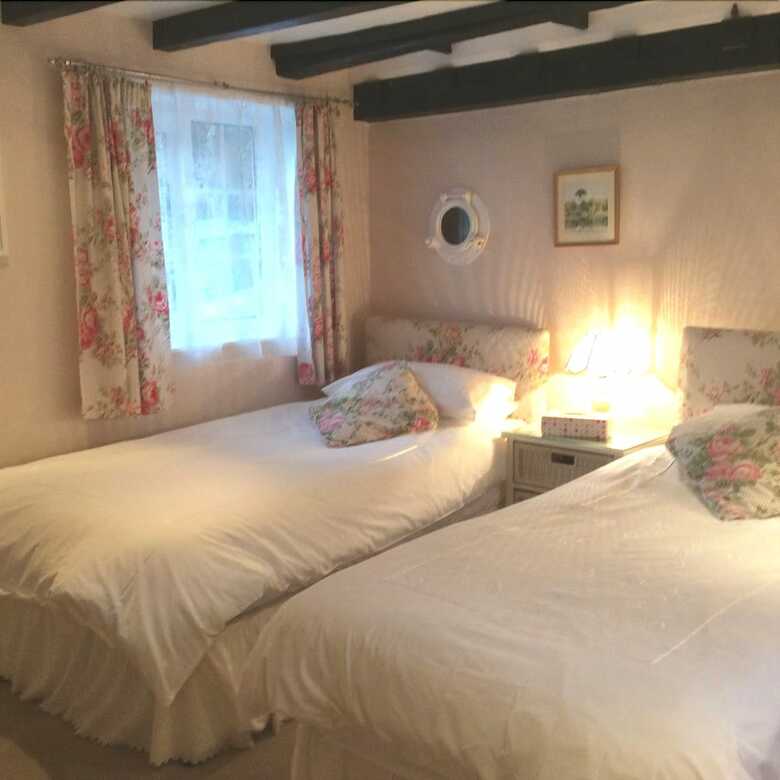 Bed & Breakfast Holly House