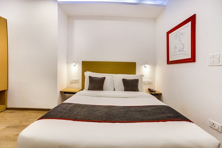 Hotel Oyo Flagship 15228 South City2