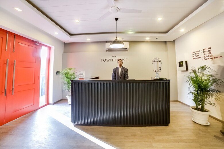 Hotel Oyo Flagship 15228 South City2