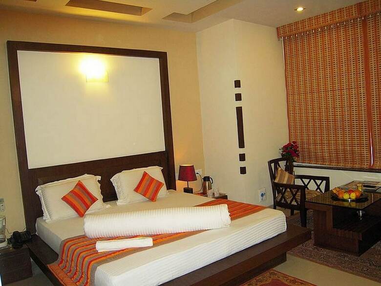 Hotel Maxfort Greenwood City