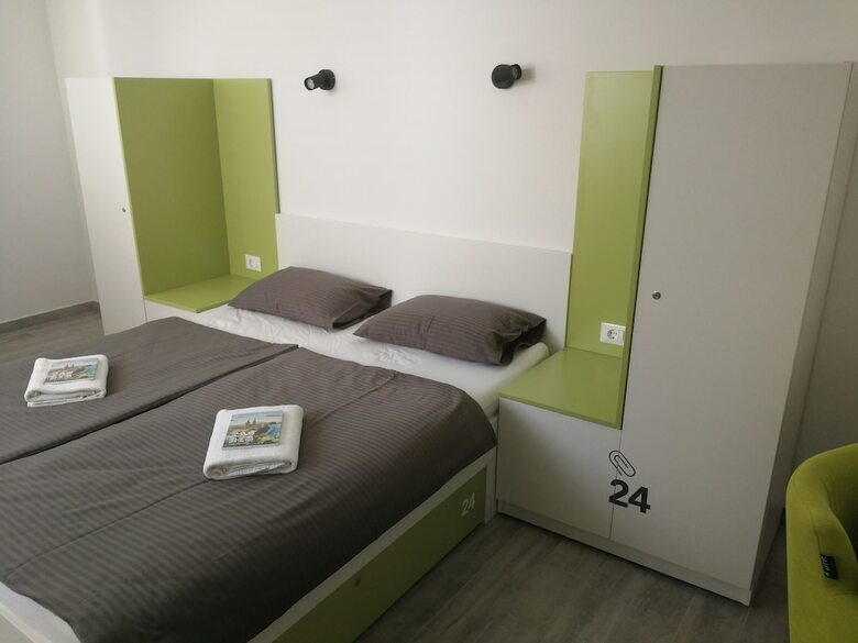 Hostal 3 F Hostel