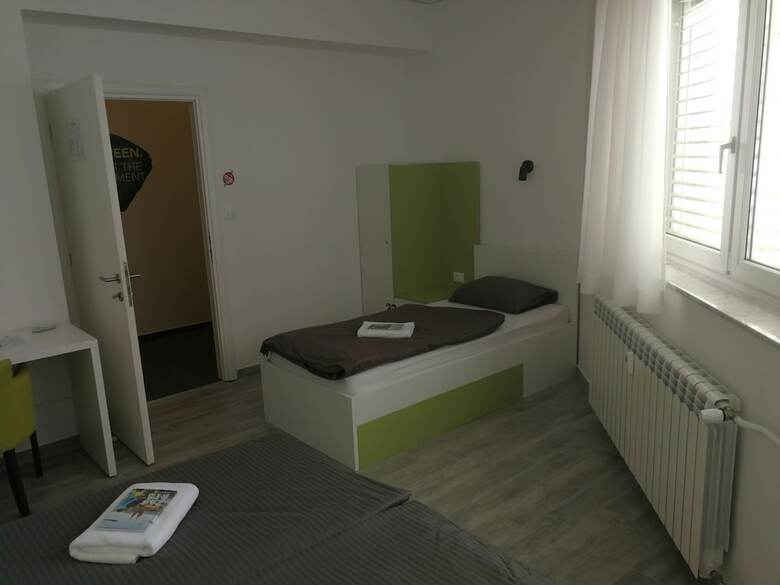 Hostal 3 F Hostel