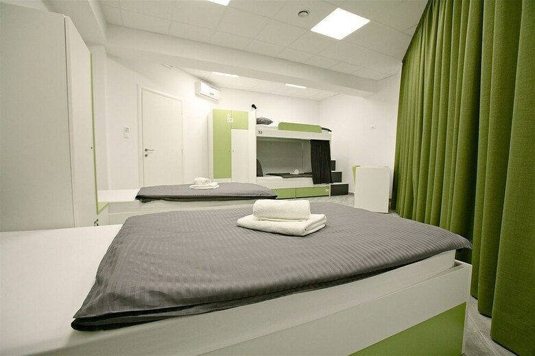 Hostal 3 F Hostel