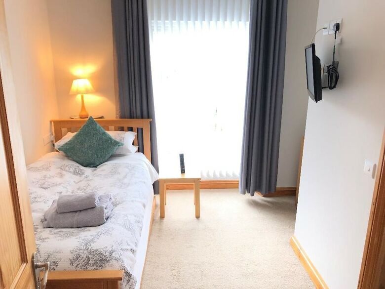 Bed & Breakfast Crossvilla Guest House & Tea Room