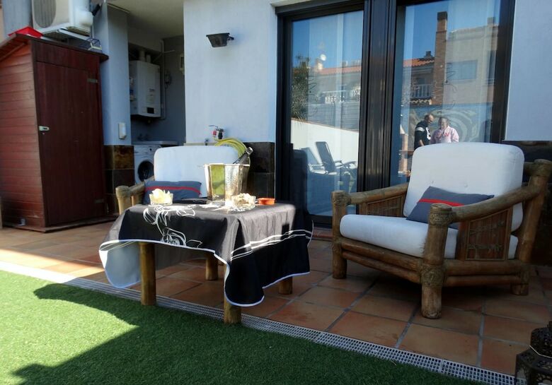Apartamentos Casa Meneses En Llagostera