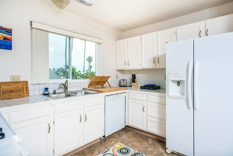 4br/3.5ba W/ Balcony In Pb By Domio