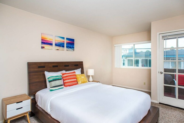 4br/3.5ba W/ Balcony In Pb By Domio